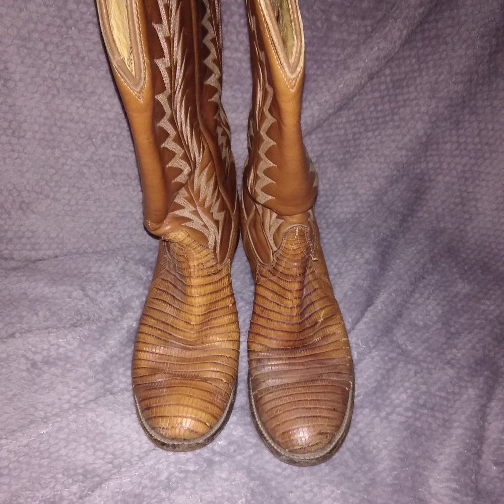 Women's Vintage Cowboy Boots. Size 6.
